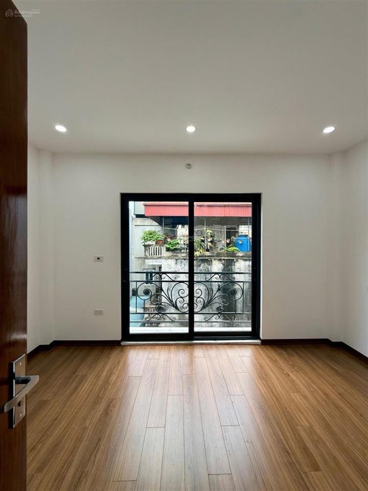 Lô góc 44.8m (thực tế 52m) 4 tầng nhà mới đẹp ngõ nông giá chỉ nhỉnh 8 đồng