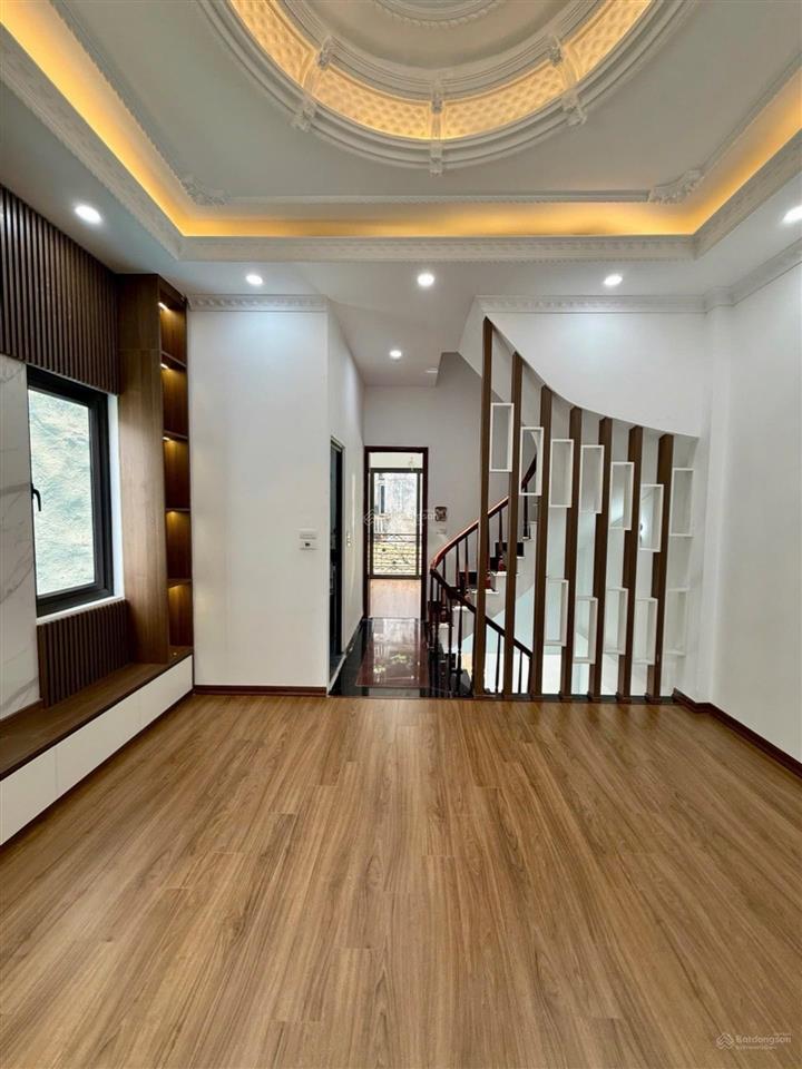 Lô góc 44.8m (thực tế 52m) 4 tầng nhà mới đẹp ngõ nông giá chỉ nhỉnh 8 đồng