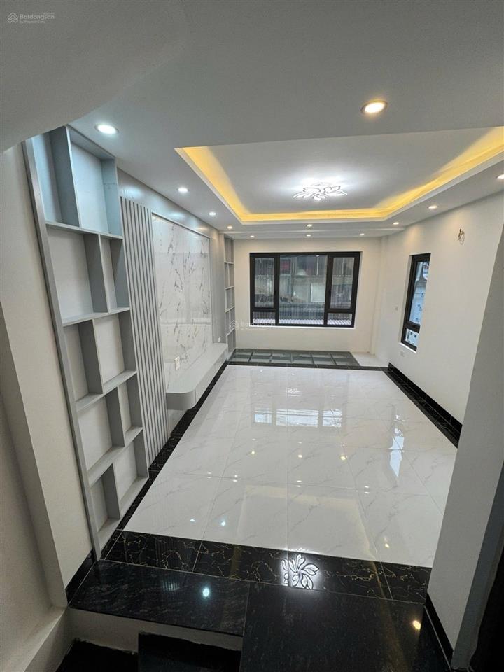 Nhà lô góc 2 mặt thoáng trung tâm thanh trì, về ở ngay