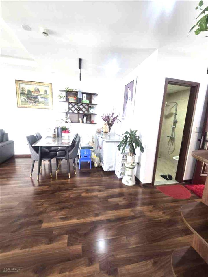 Lô góc 3 thoáng | 72m  chỉ 5.x tỷ
không gian rộng thoáng, nội thất đẹp, sẵn sàng vào ở