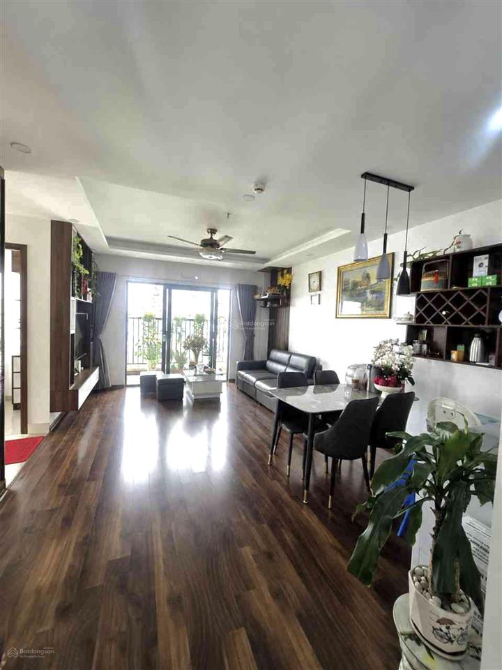 Lô góc 3 thoáng | 72m  chỉ 5.x tỷ
không gian rộng thoáng, nội thất đẹp, sẵn sàng vào ở