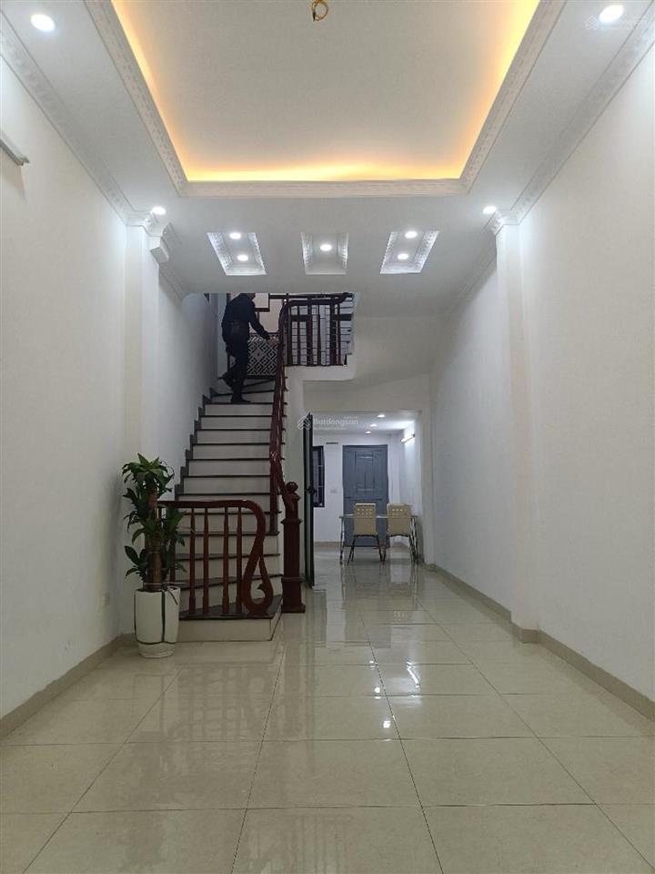 Nhà mới đẹp, chỉ việc xách vali về ở  42 m | giá chỉ nhỉnh 7 tỷ | trung tâm văn điển, thanh trì