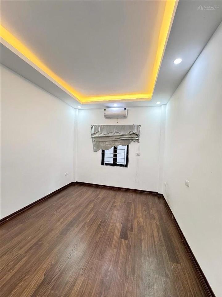 Nhà mới đẹp, chỉ việc xách vali về ở  42 m | giá chỉ nhỉnh 7 tỷ | trung tâm văn điển, thanh trì