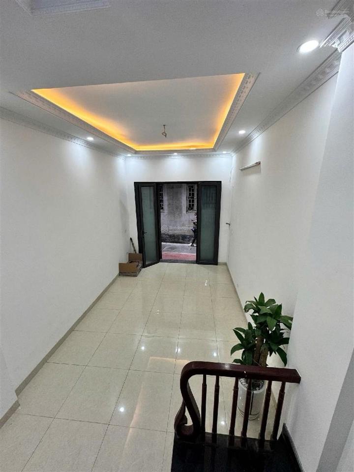 Nhà mới đẹp, chỉ việc xách vali về ở  42 m | giá chỉ nhỉnh 7 tỷ | trung tâm văn điển, thanh trì