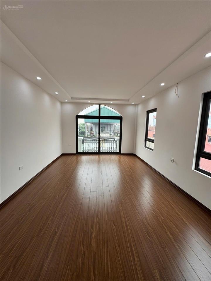 Nhà 7 tầng, thang máy, ô tô tránh, vừa ở vừa kinh doanh tại tứ hiệp, thanh trì