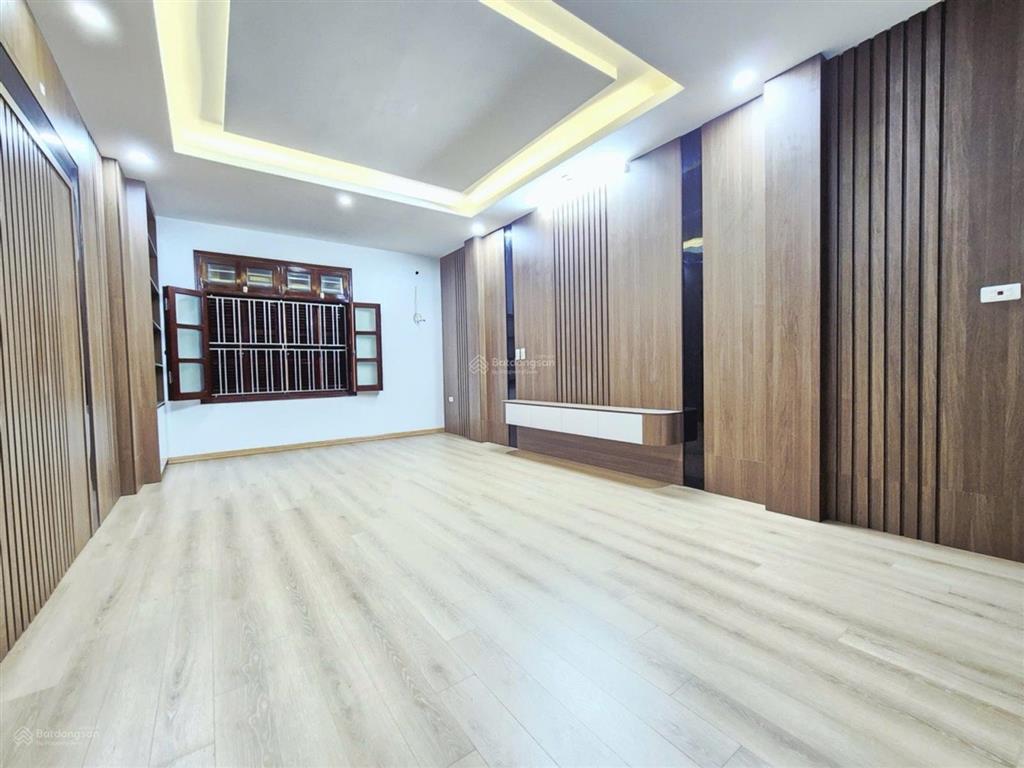 Nhà đẹp 5 tầng  ô tô đỗ trong nhà | sổ đỏ chính chủ