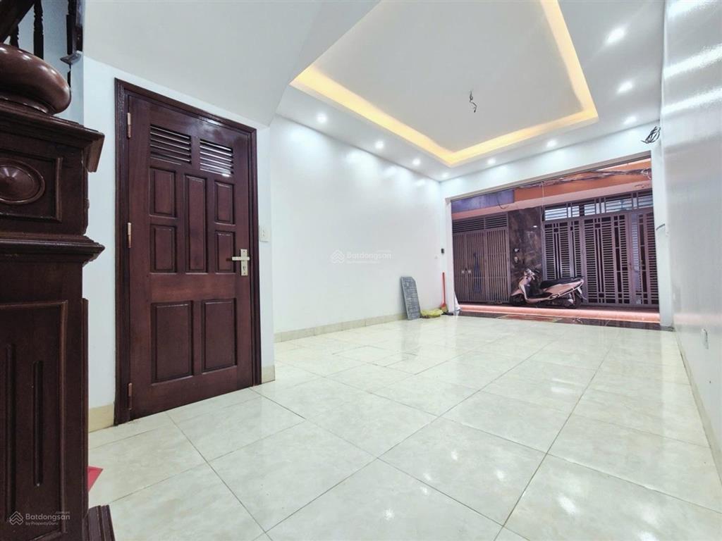 Nhà đẹp 5 tầng  ô tô đỗ trong nhà | sổ đỏ chính chủ