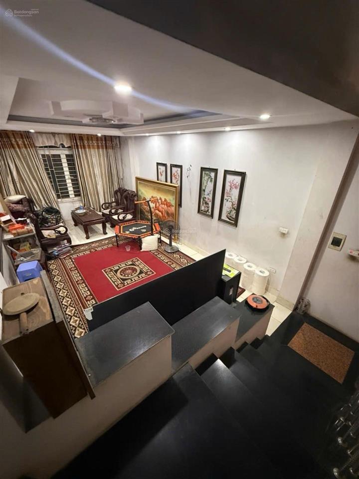Nhà 4 tầng gần bến xe nước ngầm giao thông thuận tiện, sổ đỏ chính chủ!