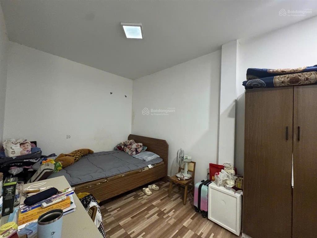 Cần bán nhà đường hà huy giáp, dt 4x16, hẻm kinh doanh, đang cho thuê 8tr/tháng, giá bán 5ty5