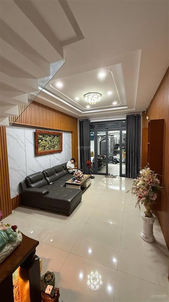 Bán nhà thạnh lộc 29, ngay trường cấp 2 trần hưng đạo, 4tầng,sân thượng, dt 4x16, hẻm 6m giá 5.6ty