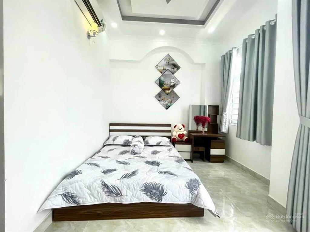 Giảm 500 triệu còn 5,5 tỷ bớt lộc nhà 2 lầu 4 pn hẻm 1806/huỳnh tấn phát nhà bè