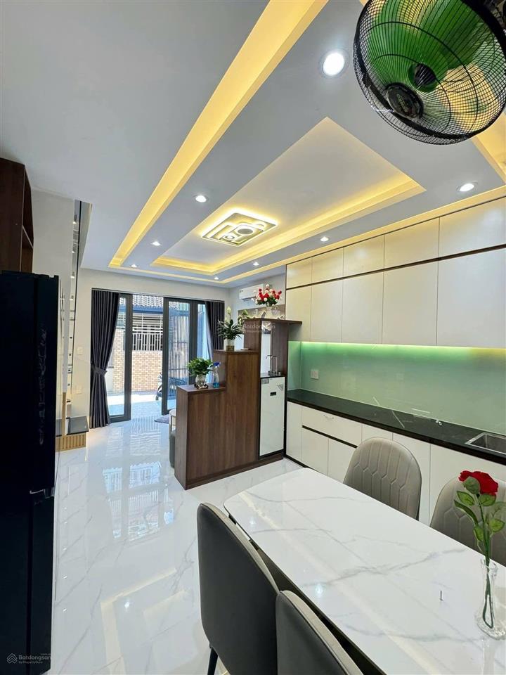 4,950 tỷ bớt lộc nhà 1 lầu 3 pn hẻm 88/nguyễn văn quỳ quận 7
