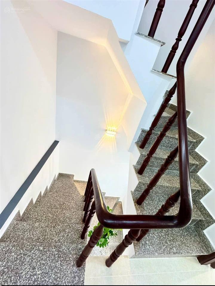 2,190 tỷ bớt lộc nhà 2 lầu 2 pn hẻm 1806/ huỳnh tấn phát tt nhà bè