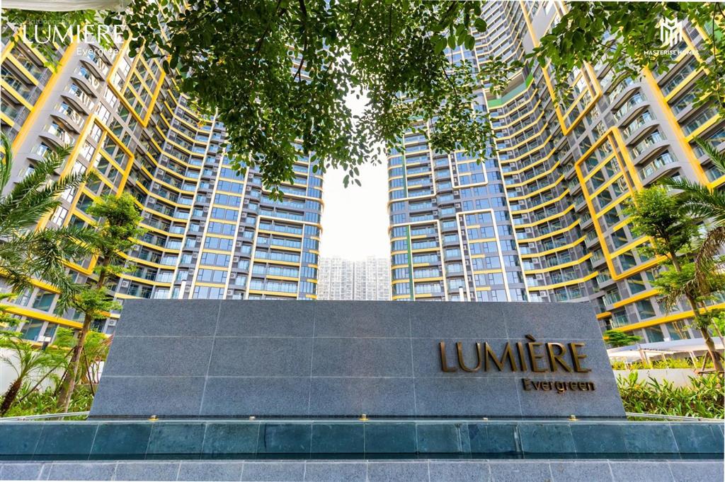 Cắt lỗ 100tr vào hđmb  căn 2n 66m lumiere evergreen  tòa a1 trục hoa hậu tầng đẹp view đỉnh