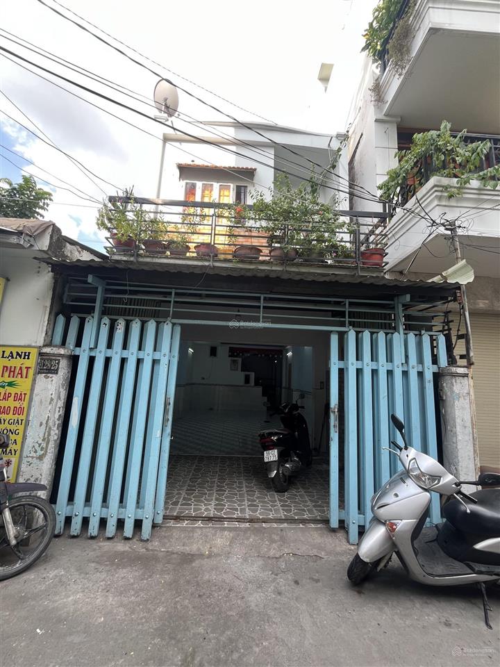 Nhà 60m2, 1 lầu đúc. dt sử dụng 100 m2, hẻm xe hơi