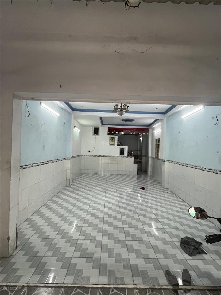 Nhà 60m2, 1 lầu đúc. dt sử dụng 100 m2, hẻm xe hơi