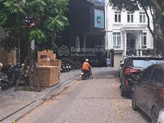 Dòng tiền 250 triệu/tháng  166 m2  10 tầng 38 phòng, luôn kín phòng.
* trung tâm cầu giấy