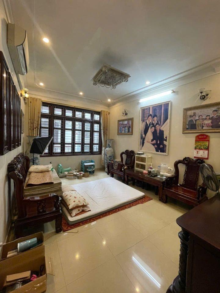 MỄ TRÌ THƯỢNG - NAM TỪ LIÊM. NHÀ DÂN XÂY CHẮC CHẮN, 50M2 RỘNG THÊNH THANG, SỔ VUÔNG VẮN NỞ HẬU. NHỈNH 12 ĐỒNG.