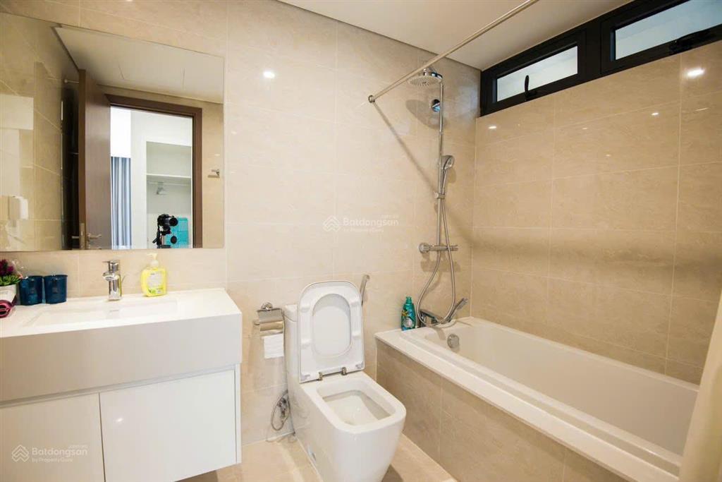 Cho thuê căn hộ cao cấp vinhomes skylake 4pn full đồ điện tử, giá 2.200$/tháng gồm thuế