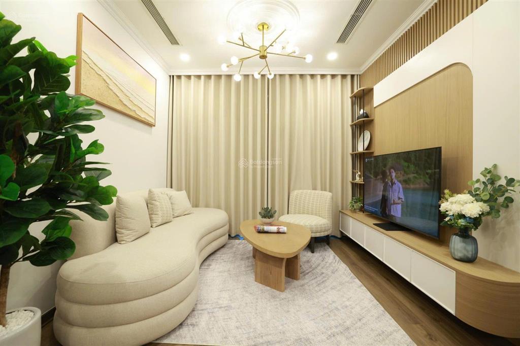 Chung cư cạnh đại học fpt, the zenith, 2,5 tỷ view bể bơi, thanh toán 39% nhận nhà