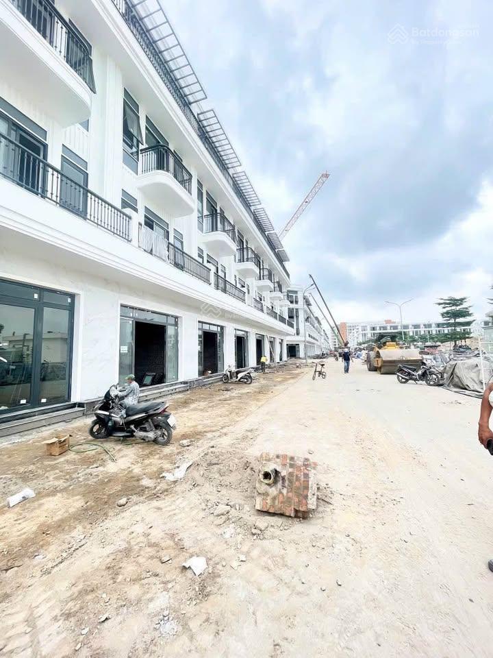 Bán gấp căn liền kề himlam central park an hồng, 3,95 tỷ, 4 tầng, sau công viên