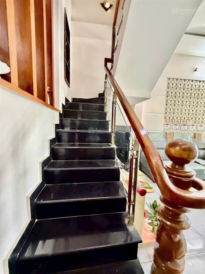 Chín chủ cần bán nhà shr, hoàn công đầy đủ, nhà đúc 4 tấm, vị trí đẹp, dt 58,5 m