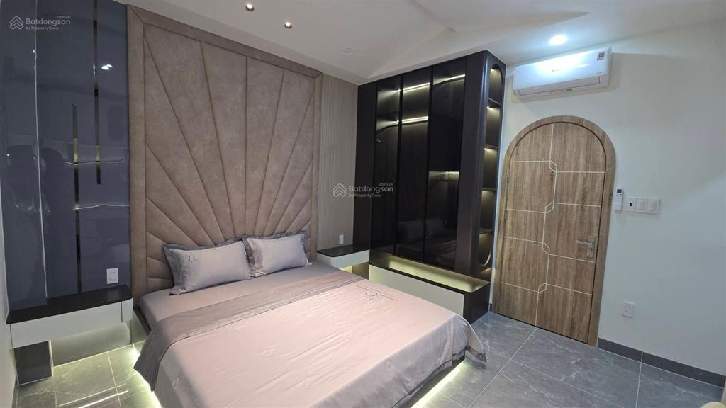 Nhà chín chủ mới xây để ở,nay cần tiền đành trao duyên lại cho chủ mới, nhà shr,1tr 3 lầu,dt80m7tỷ8