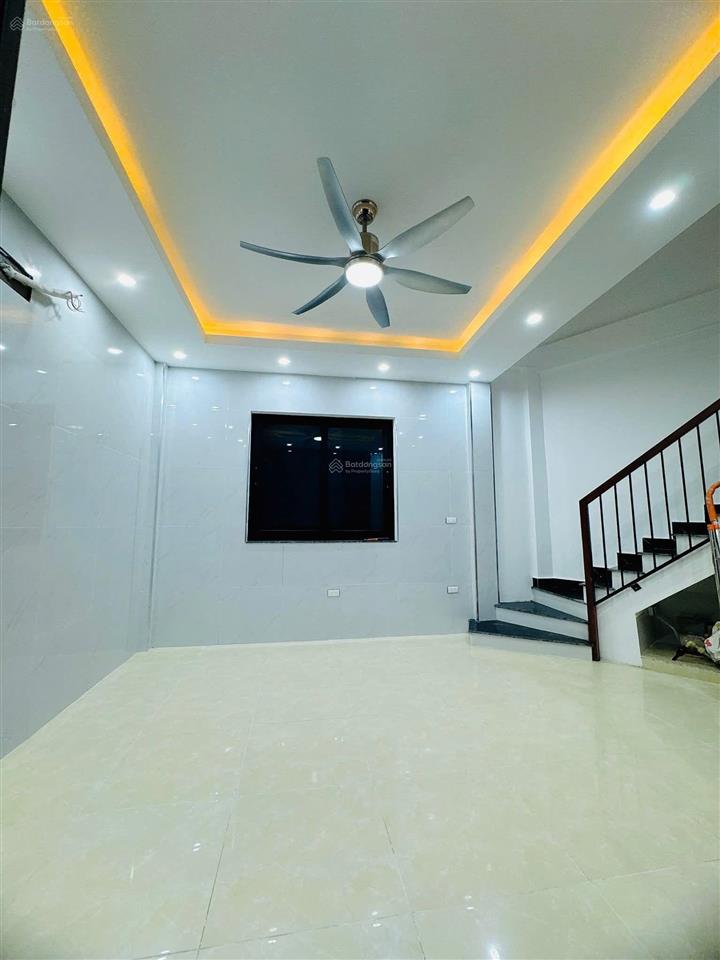 Bán căn văn hương dt 35m2 4t mt 3.6m giá 6,9 tỷ đống đa hà nội. nhà mặt ngõ. 2 thoáng, kinh doanh