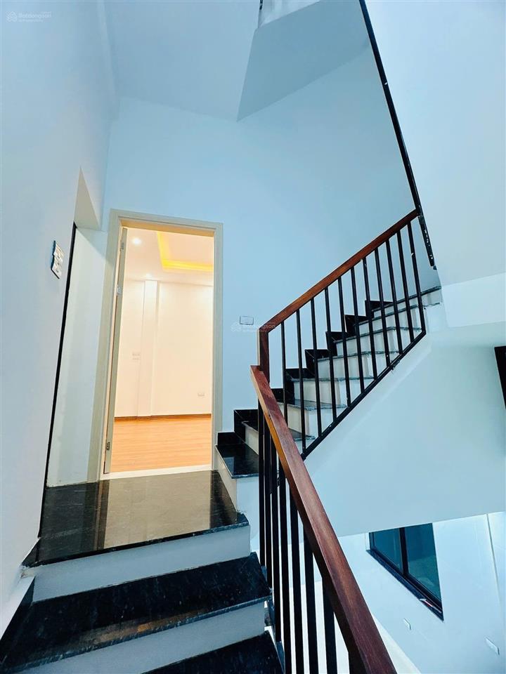 Bán căn văn hương dt 35m2 4t mt 3.6m giá 6,9 tỷ đống đa hà nội. nhà mặt ngõ. 2 thoáng, kinh doanh