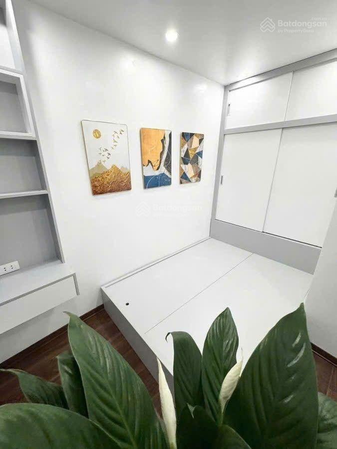 Siêu rẻ hơn 3 tỷ có nhà 4t tt đống đá cách 10m ra phố oto đỗ dt16m2 nhà mới full nội thất.