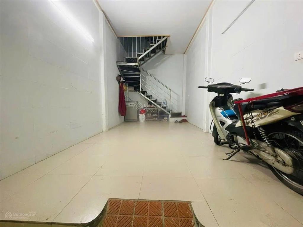 Chính chủ bán nhà khương trung 32m2, 4t, mt 3.2m, giá 5.3 tỷ thanh xuân, hn. ngõ đẹp cách ô tô 30m