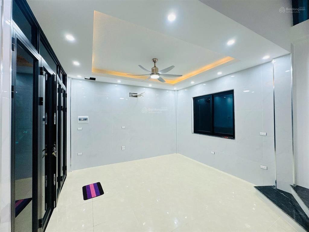 Bán căn văn hương dt 35m2 4t mt 3.6m giá 6,8 tỷ đống đa hà nội. nhà mặt ngõ. 2 thoáng, kinh doanh