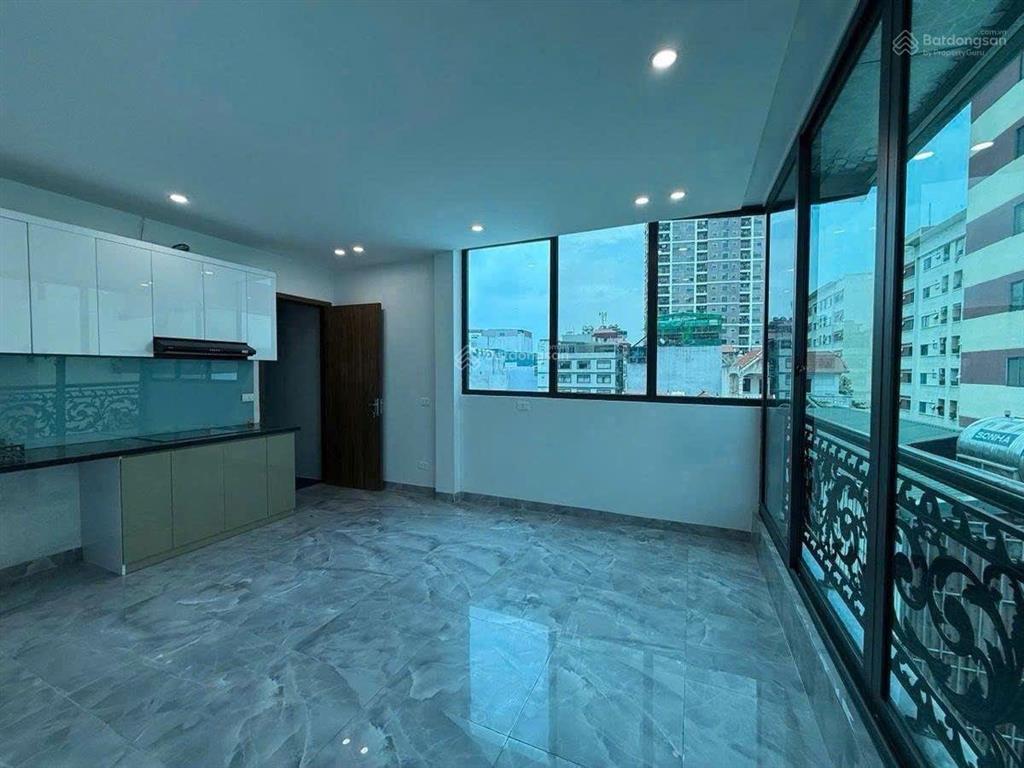 Siêu phẩm 7 tầng thang máy oto đỗ cửa phố đội cấn dt 55m2 mt 4,4m nhà mới koong full nội thất
