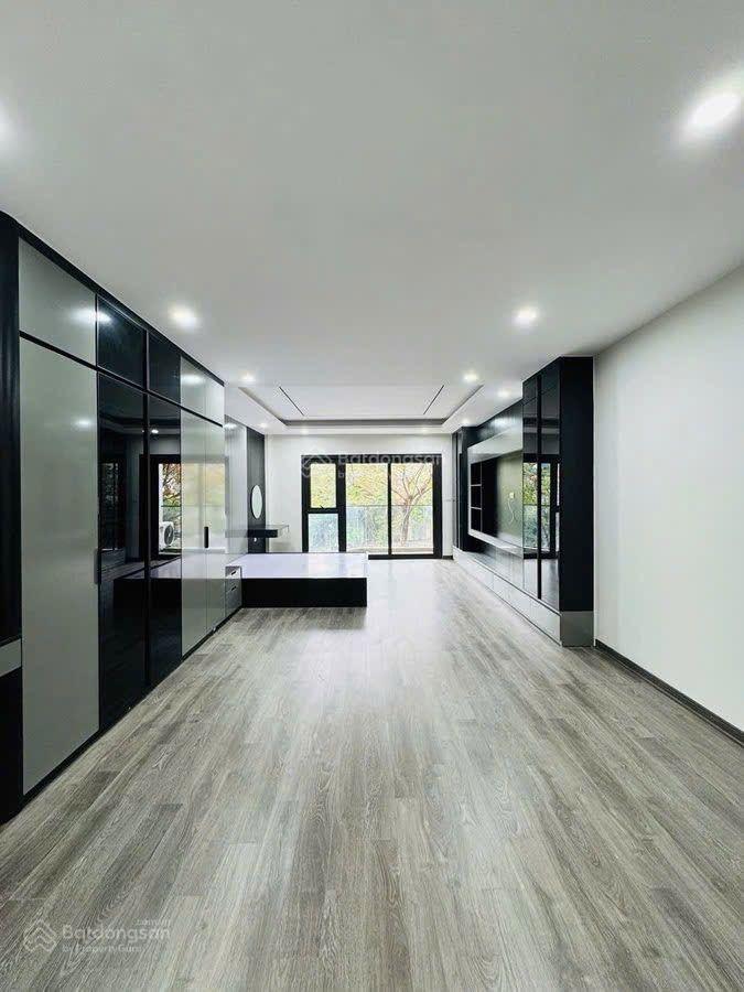 Siêu phẩm 7 tầng thang máy oto đỗ cửa phố đội cấn dt 55m2 mt 4,4m nhà mới koong full nội thất