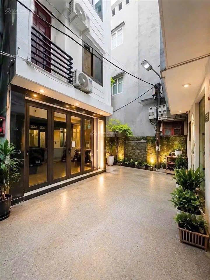 Nhỉnh 6 tỷ có nhà 5 tầng mới koong phố yên hoà cầu giấy dt33m2 mt4,2m lô góc cực kỳ thoáng mát