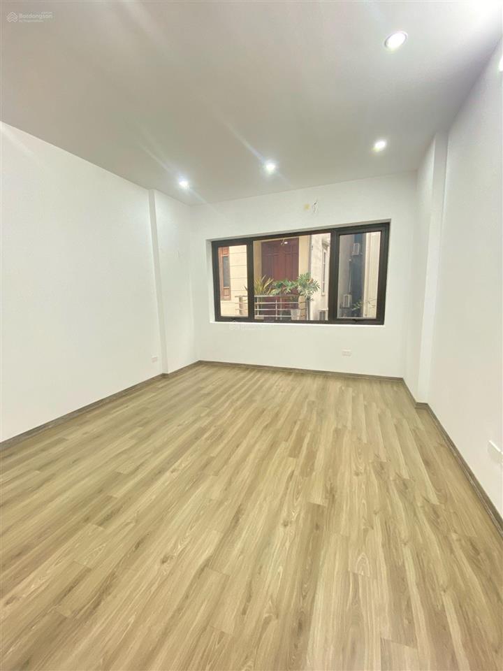 Bán nhà cù chính lan dt 34m2 6t mt 3.8m giá 10.8 tỷ thanh xuân hà nội, nhà phân lô, oto, ngõ thông