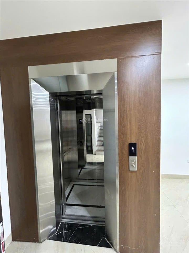 Chủ nhà mót bán giảm sốc 1,5 tỷ giá chào mới chỉ nhỉnh 13 tỷ có nhà 6 tầng thang máy mới coong phố