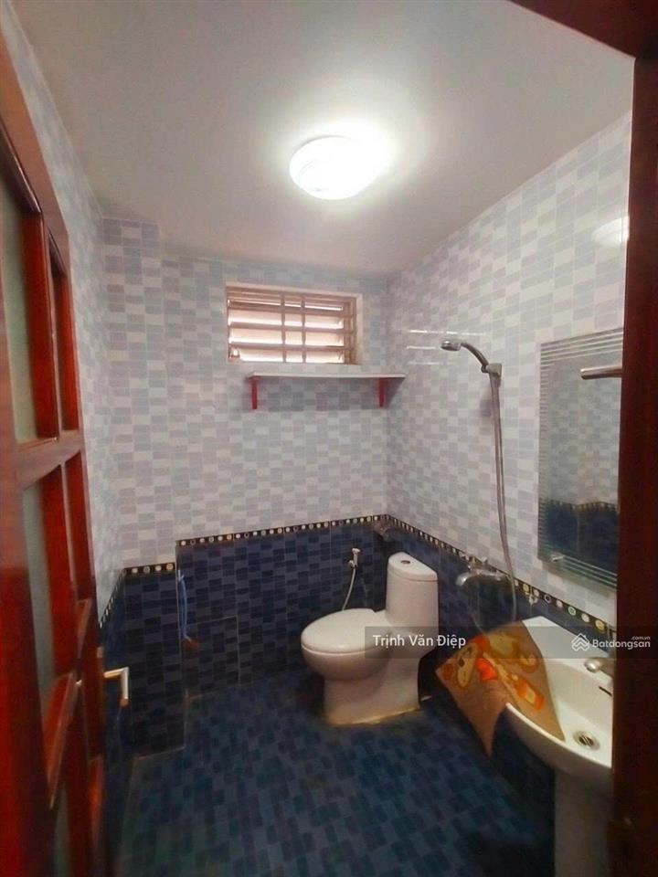 Cho thuê nhà 6 tầng ngõ 381 nguyễn khang, yên hòa, cầu giấy dt 30m 6t 3 pn 14 triệu