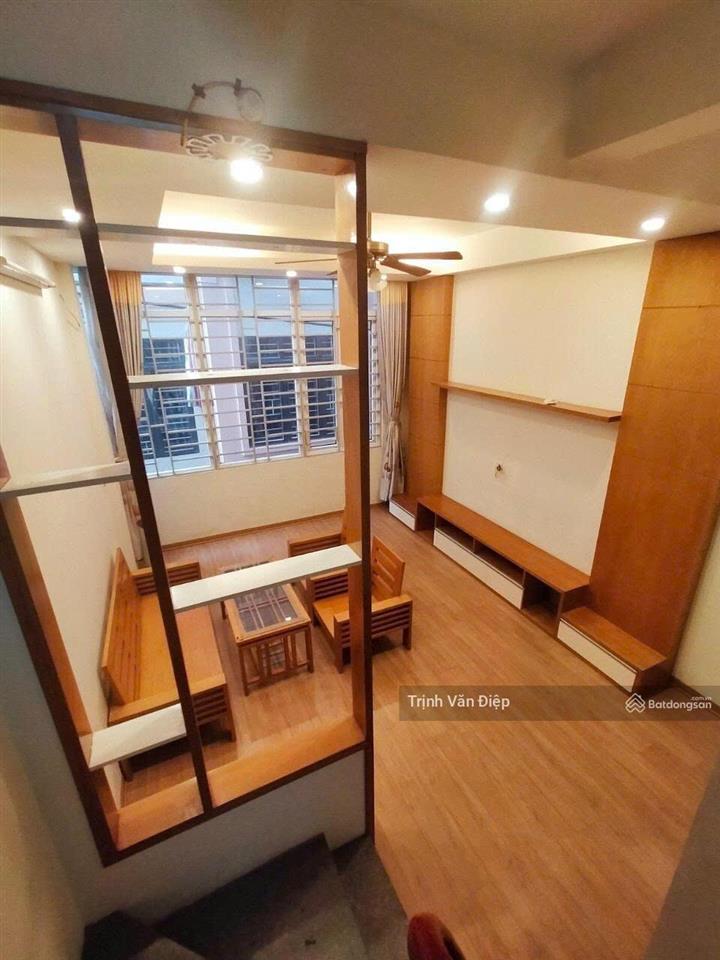 Cho thuê nhà 6 tầng ngõ 381 nguyễn khang, yên hòa, cầu giấy dt 30m 6t 3 pn 14 triệu