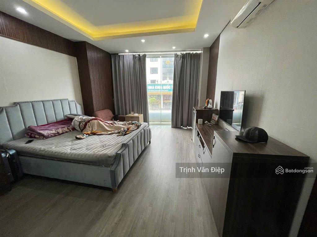 Cho thuê nhà mặt phố nghi tàm tây hồ mt 11m dt 220m 6t thang máy, kinh doanh, ks, nhà nghỉ....