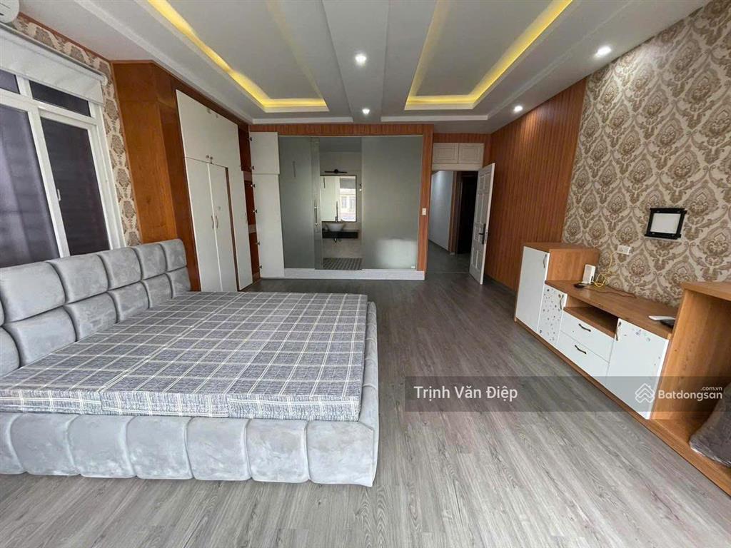 Cho thuê nhà mặt phố nghi tàm tây hồ mt 11m dt 220m 6t thang máy, kinh doanh, ks, nhà nghỉ....