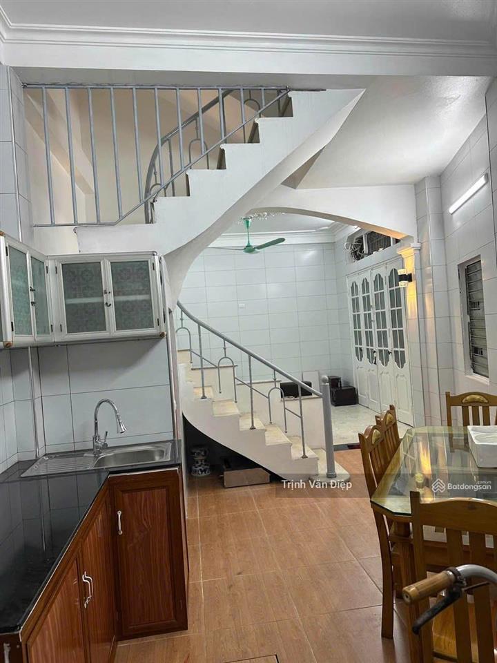 Cho thuê nhà riêng phố an dương tây hồ dt 35m 3t 3pn 2vs , nhà đẹp