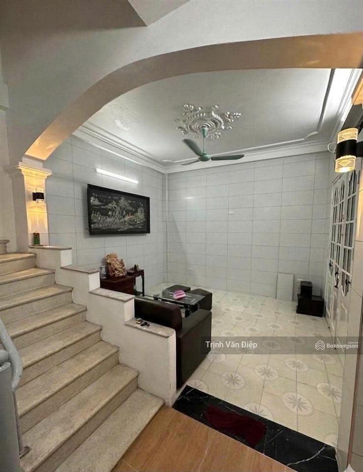 Cho thuê nhà riêng phố an dương tây hồ dt 35m 3t 3pn 2vs , nhà đẹp