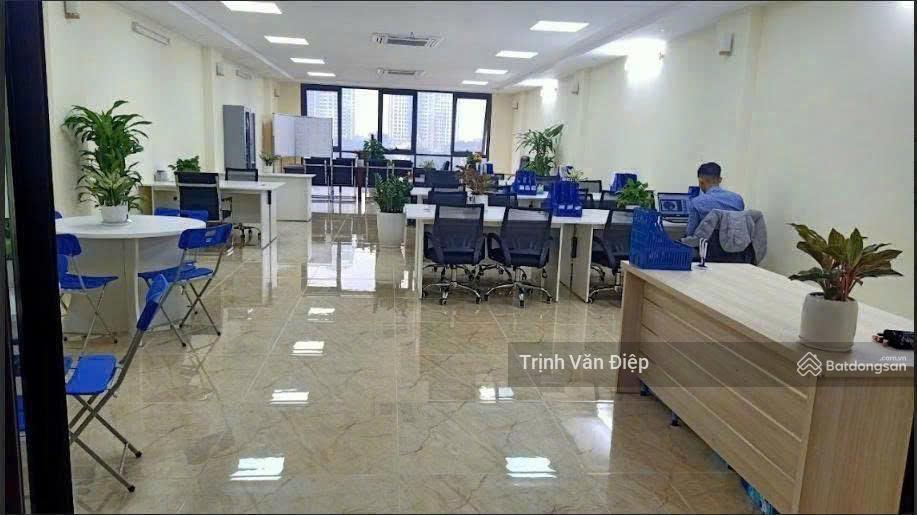 Cho thuê tòa nhà tại mặt phố trần vĩ, mai dịch, cầu giấy 140m 7 tầng thang máy ,có hầm để xe