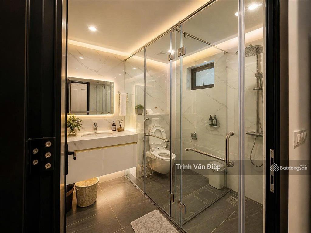 Cho thuê nhà mặt phố hồng hà, ba đình dt 80m 7 tầng thang máy full nội thất cao cấp, sang trọng