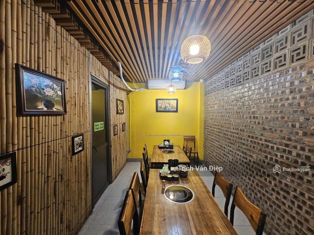 Cho thuê nhà mặt phố duy tân  cầu giấy 6t thang máy dt 60m mt5m , setup chuẩn nhà hàng, cofee....
