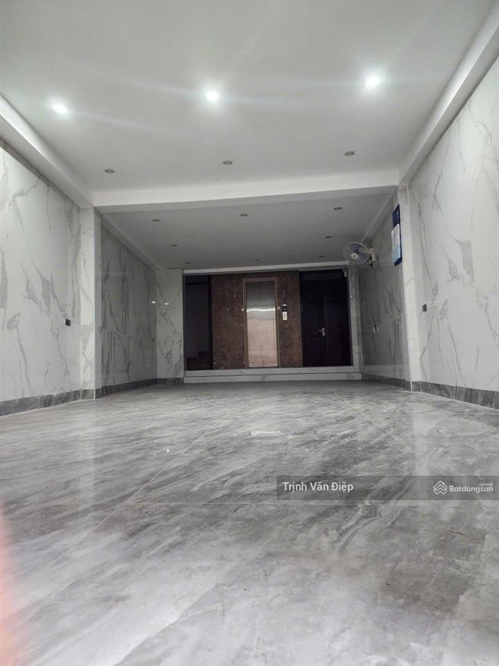 Cho thuê nhà phố ngọc hà , đối diện lăng bác, dt60m 6t thang máy, 4 căn hộ full nội thất xịn mới