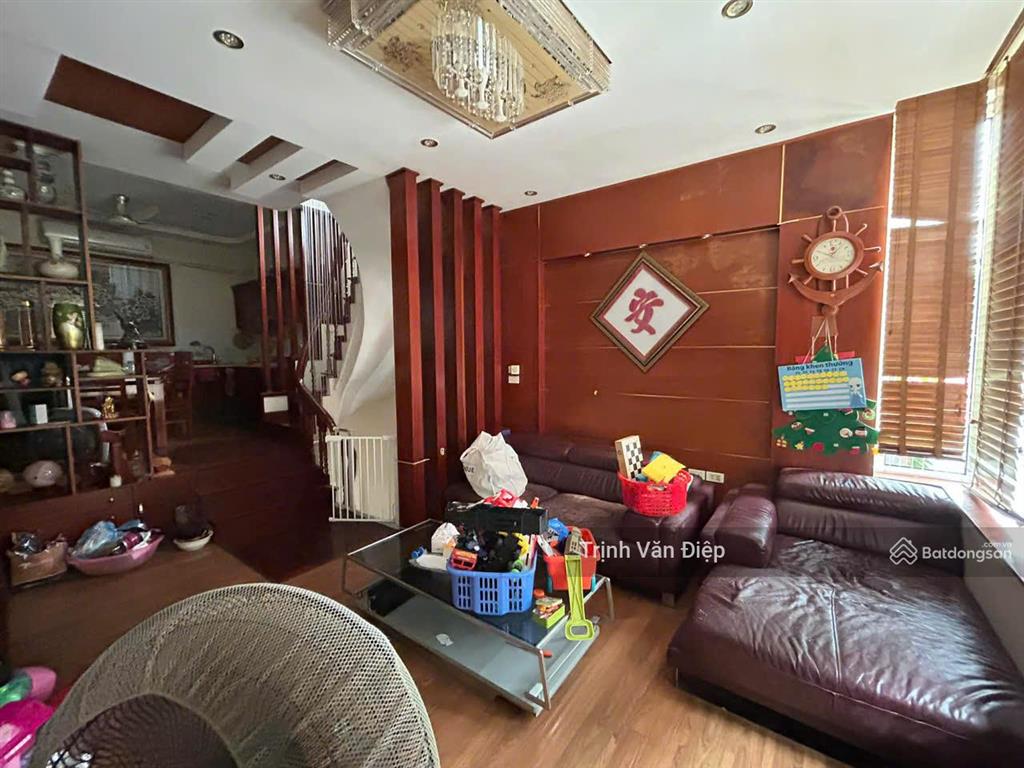 Cho thuê nhà mặt ngõ kinh doanh nguyễn khánh toàn cầu giấy gara oto 7 chỗ, dt 50m 5t 4 phòng ngủ