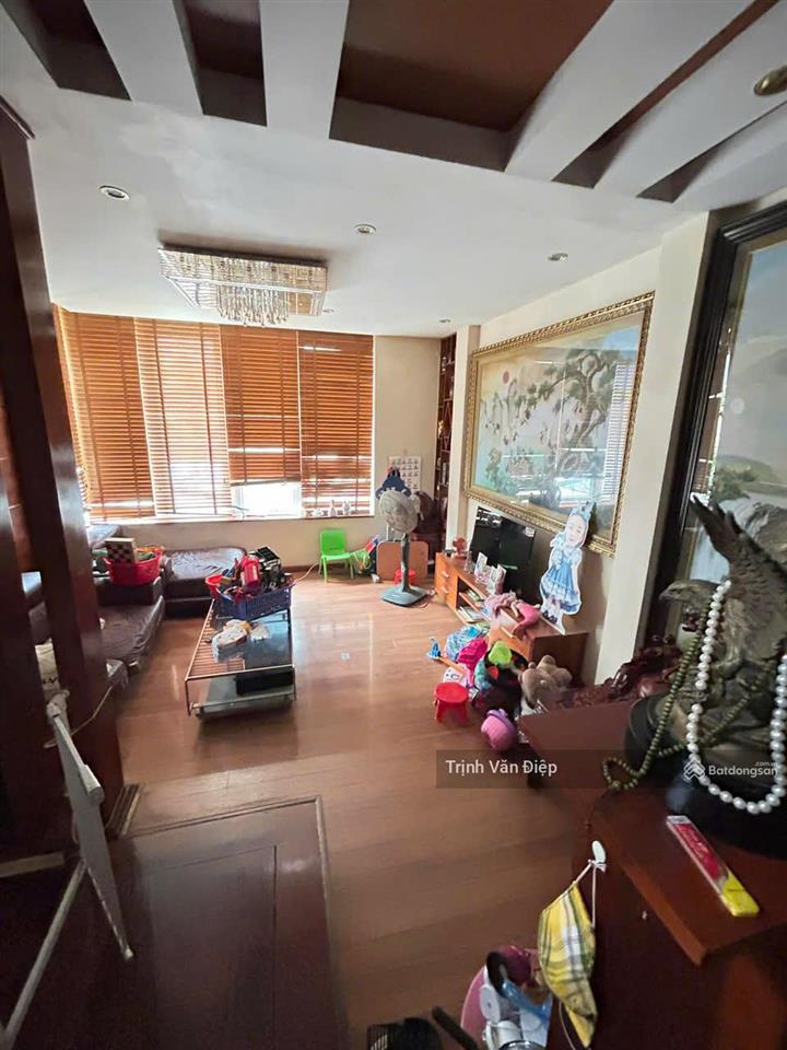 Cho thuê nhà mặt ngõ kinh doanh nguyễn khánh toàn cầu giấy gara oto 7 chỗ, dt 50m 5t 4 phòng ngủ