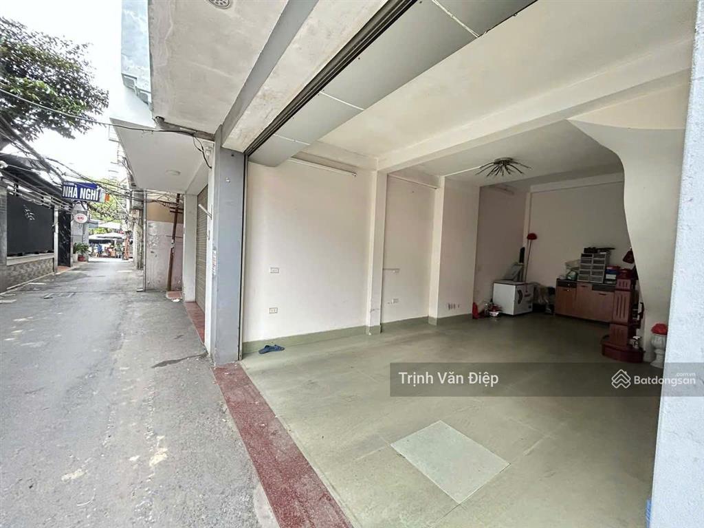 Cho thuê nhà mặt ngõ kinh doanh nguyễn khánh toàn cầu giấy gara oto 7 chỗ, dt 50m 5t 4 phòng ngủ